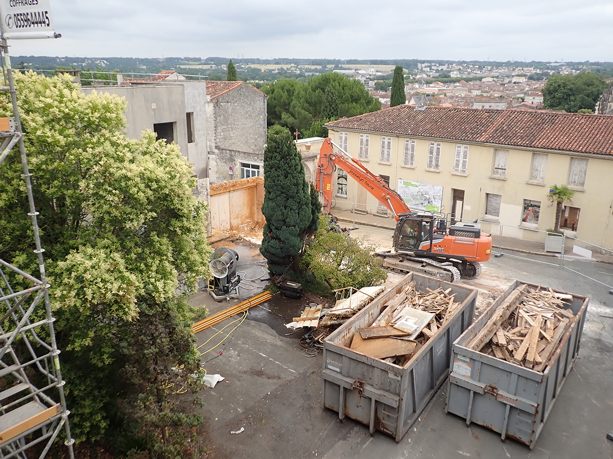 Reconversion de l'ancien H�pital Saint-Louis � Saintes